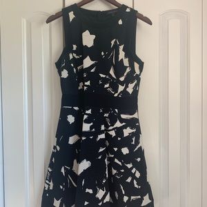 Banana republic black and white dress
